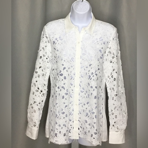 Banana Republic Factory Tops - Banana Republic Factory Classic Fit Lace Button down white Shirt Size Small